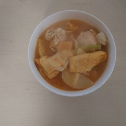 今日はキムチちゃんこスープを作りました。同じキムチを使った料理と言う事で作ったよレポートを送らせて頂きました。